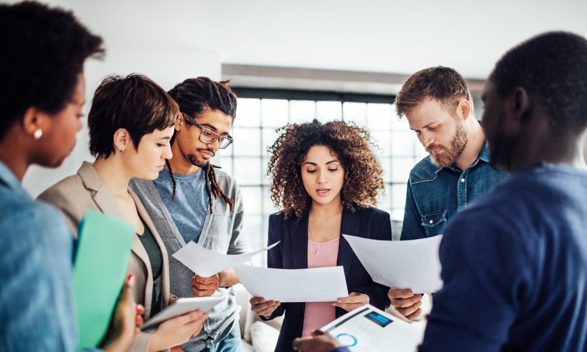 2121