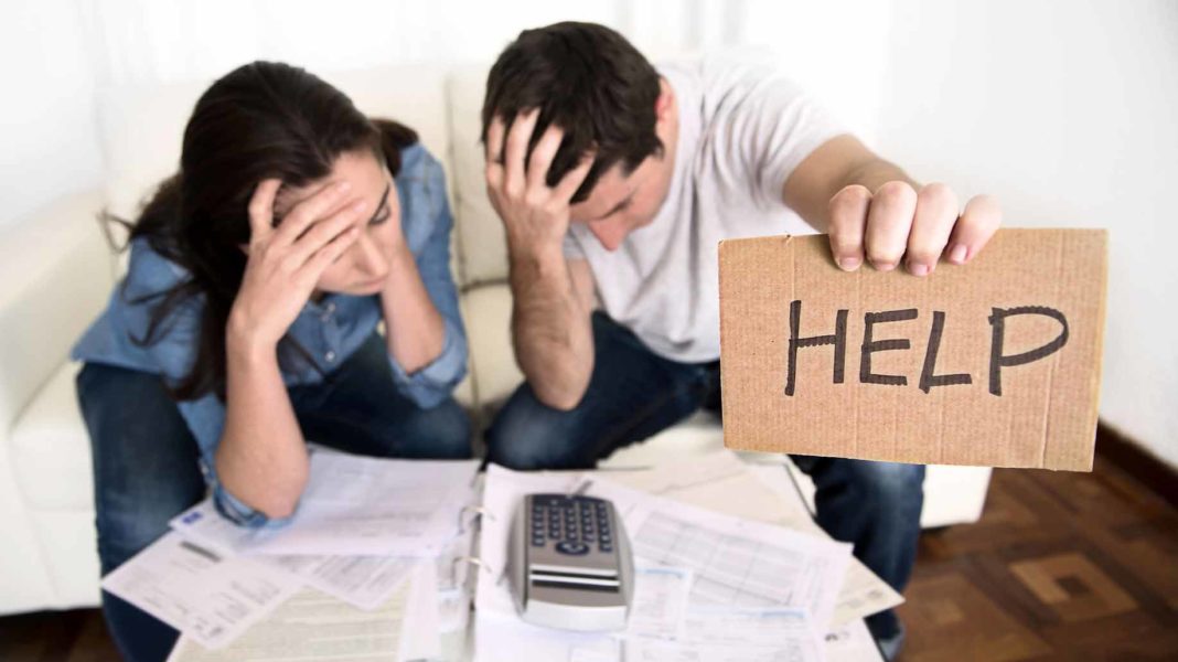 couple-financial-help-sign-1068x600