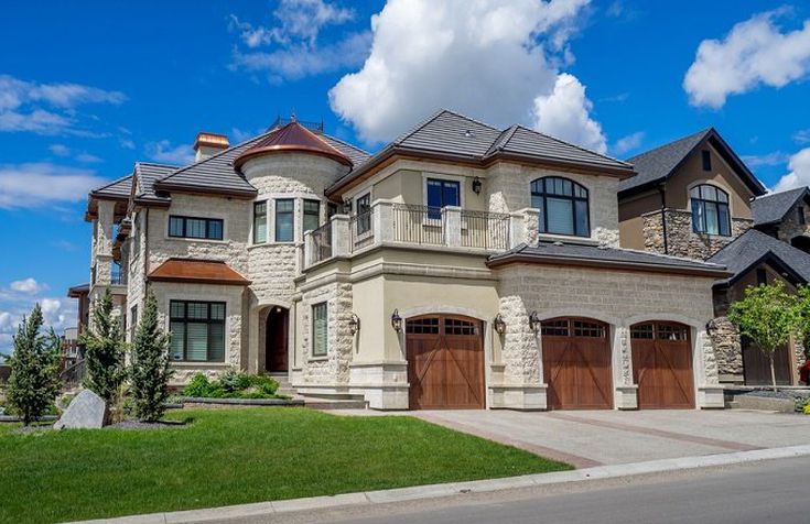 luxury_home_285686795.jpg_-5bfc3325c9e77c00514555ce